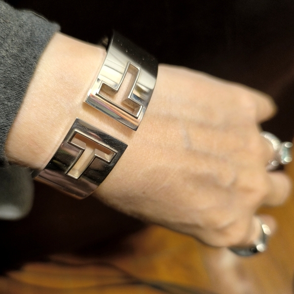Tiffany & Co Cutout T Wide Cuff Bracelet In Sterling Silver - Picture 5 of 11